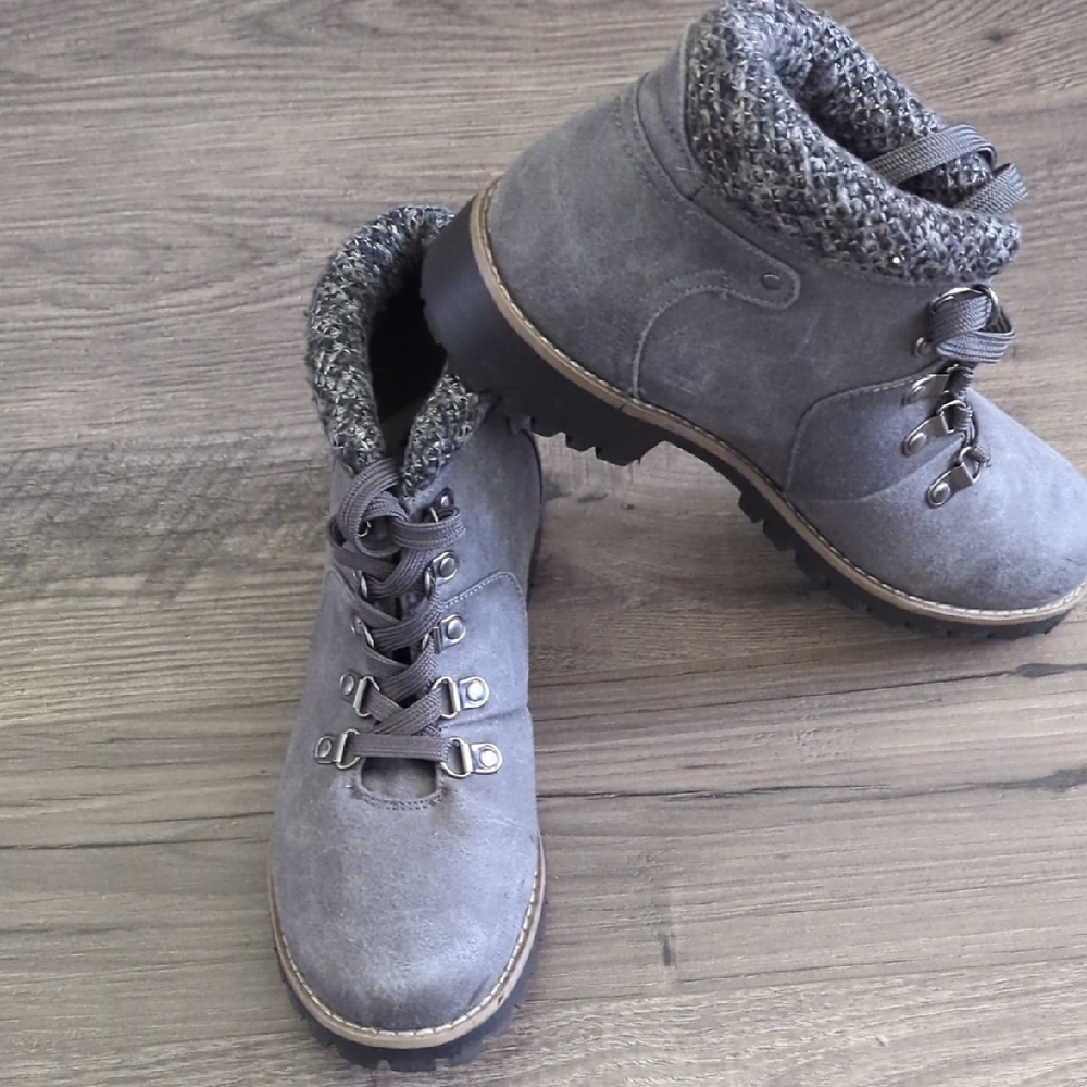 Williams Sonoma Gray Winter & Rain Boots with Knitted Collar